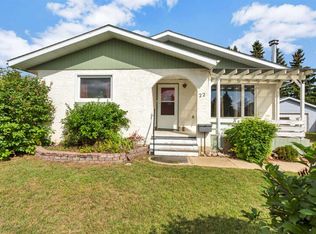 22 W Blackstone Ave, Lacombe, AB T4L1P7
