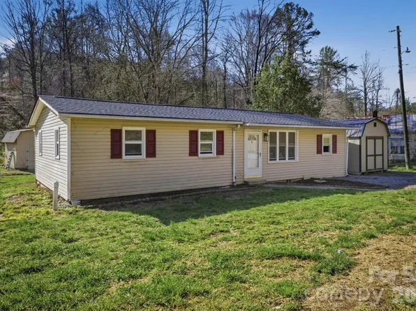 1553 Echo Dr, Lenoir, NC 28645