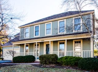 590 Lexington Sq E, Gurnee, IL 60031