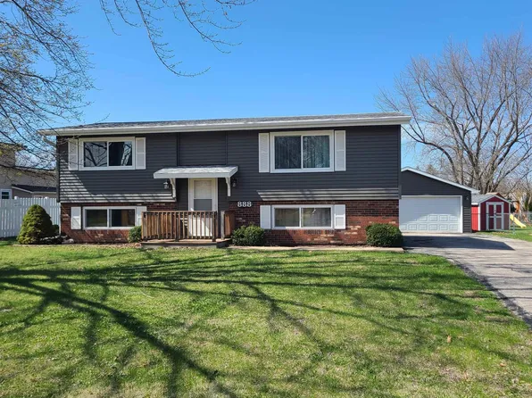 888 E Sunnyview Ave, Knoxville, IL 61448