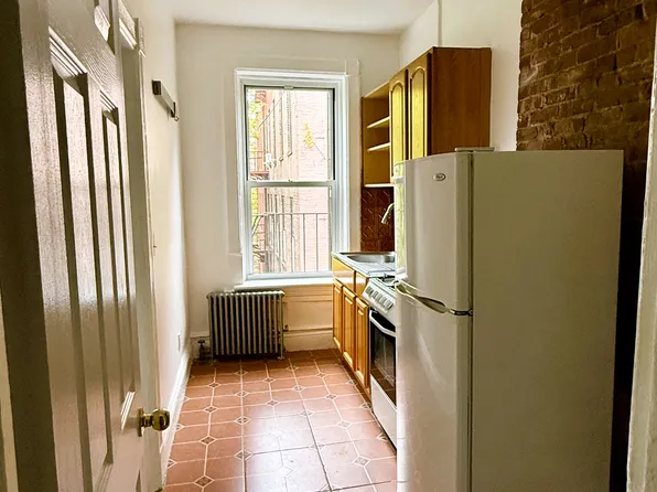 109 5th Avenue image 5 of 8