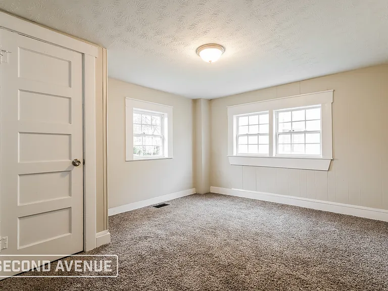 2302 Bolling Ave — Photo 12