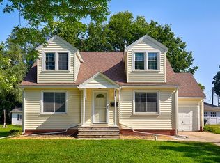 808 Grove St, Adel, IA 50003