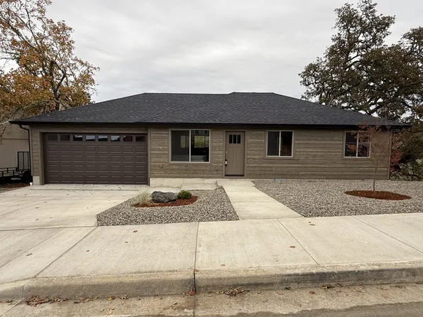 119 SE Lebleu Ln, Winston, OR 97496