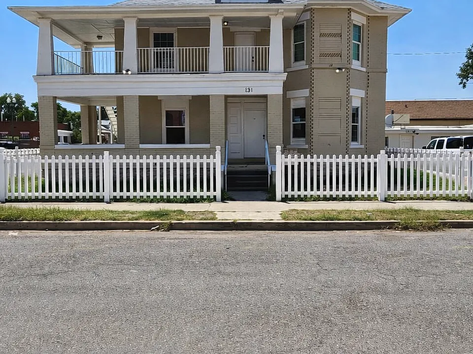 131 Newman St #8