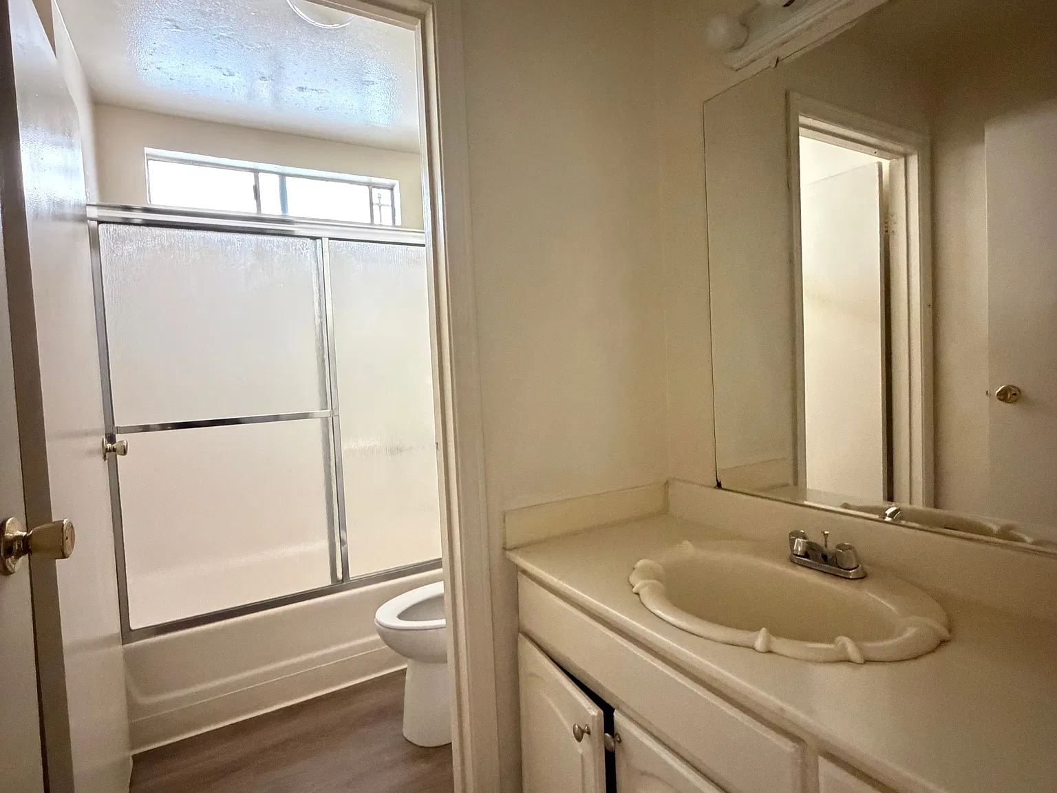 1135 W 30th St — Photo 2