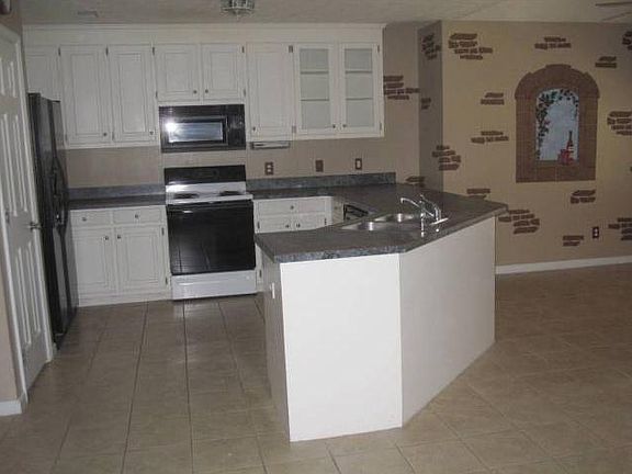 5th image of 528 Pineland Cir