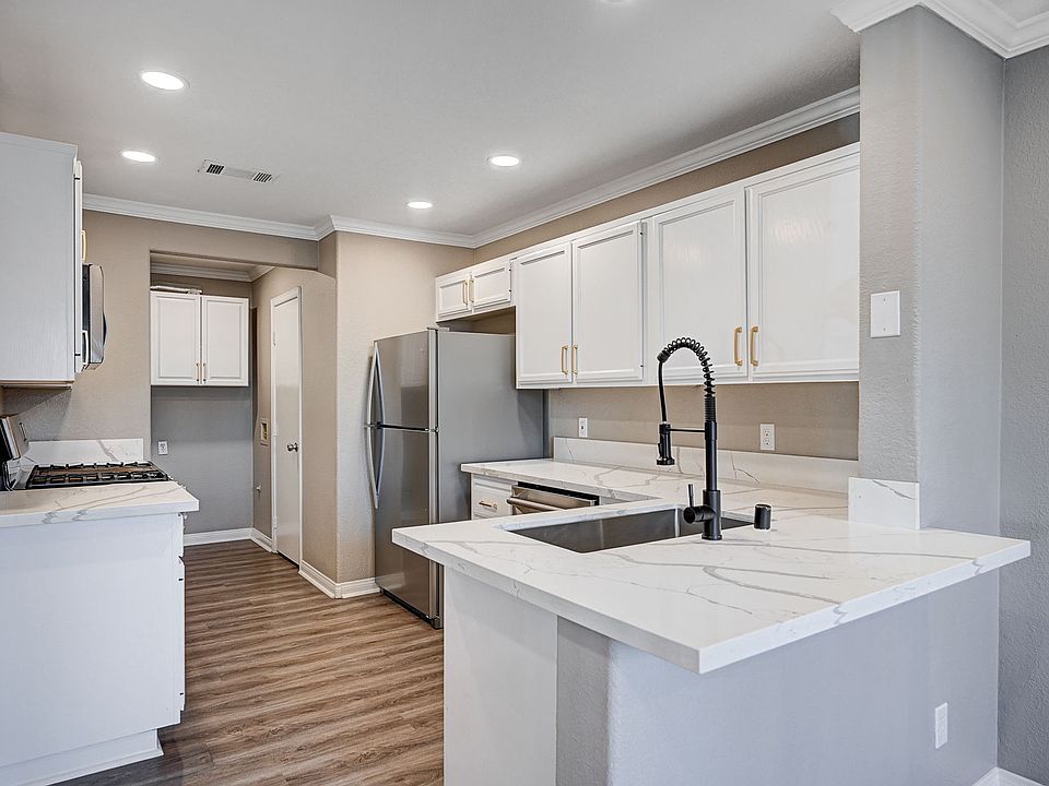 1st image of 8152 Autumn Star Ave