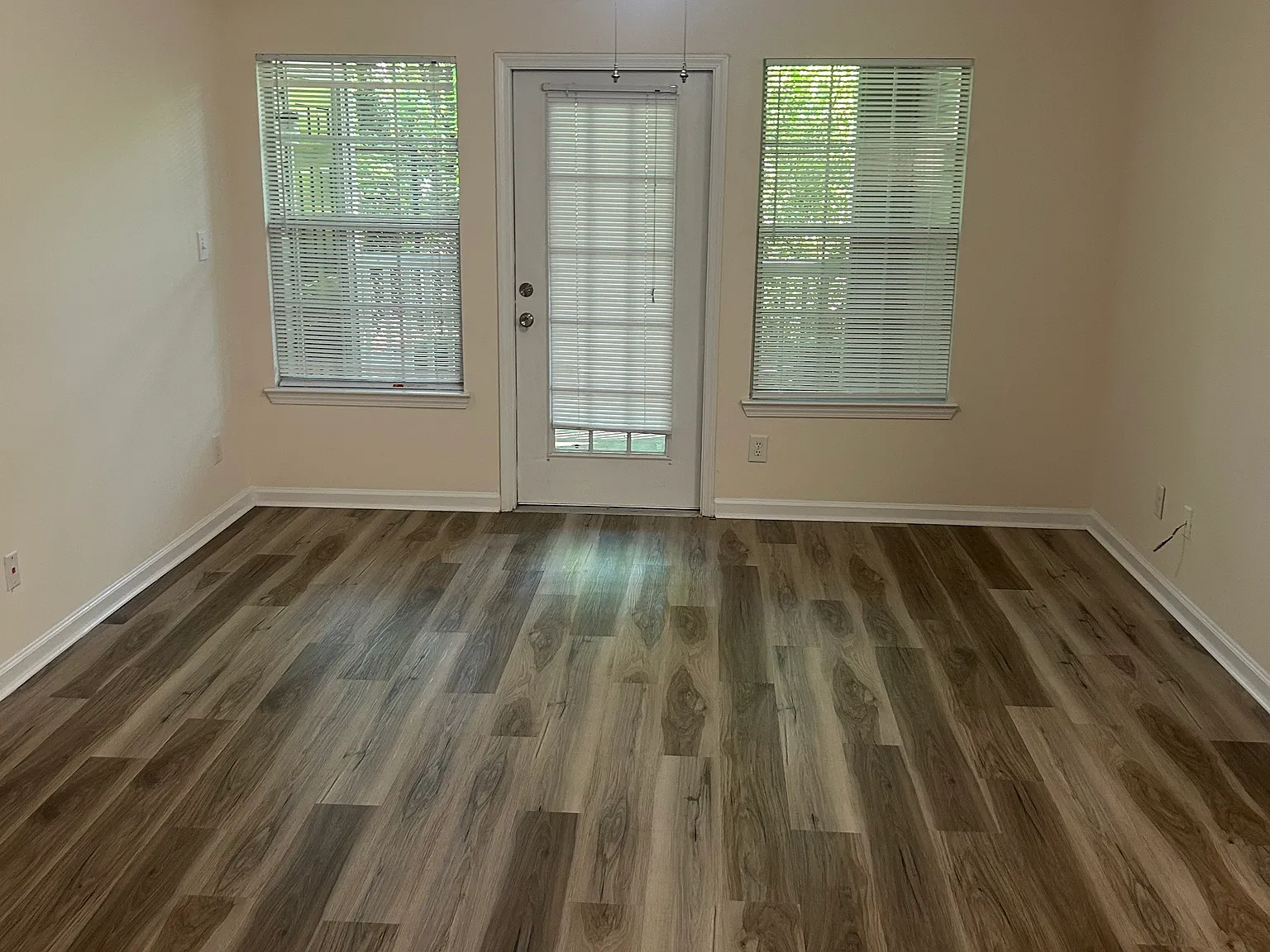 3 bed, 1250 sqft, $1,475 — Photo 4