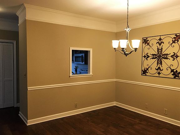3rd image of 1219 Carriage Park Dr