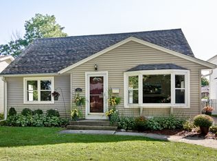 717 N Fernandez Ave, Arlington Heights, IL 60004