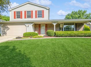 1569 Aztec Cir, Naperville, IL 60563