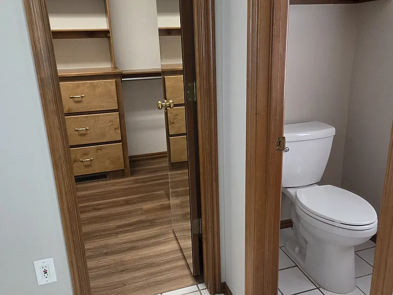 Master Bath, Walk-in Closet