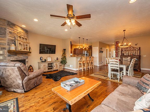 4th image of 65 Northlake Dr Unit 2B