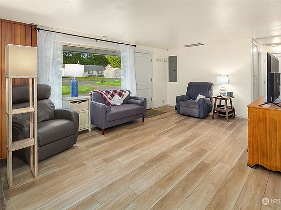 3rd image of 22905 59th Avenue W