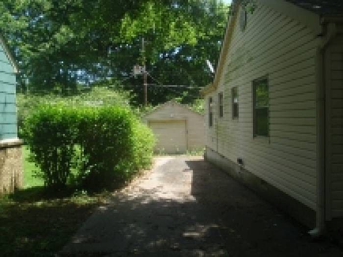 2nd image of 1226 Will Scarlet Rd