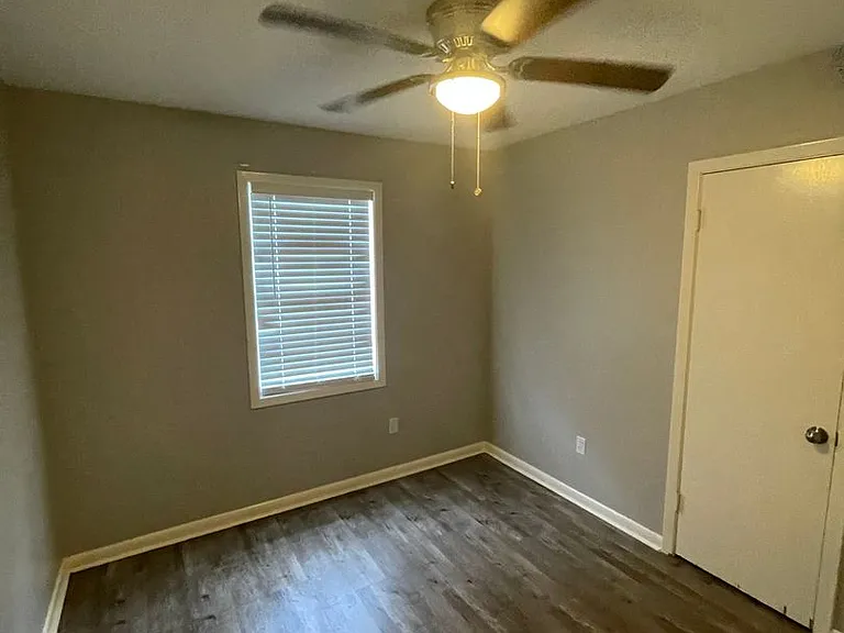 4604 Donnie Ave — Photo 8
