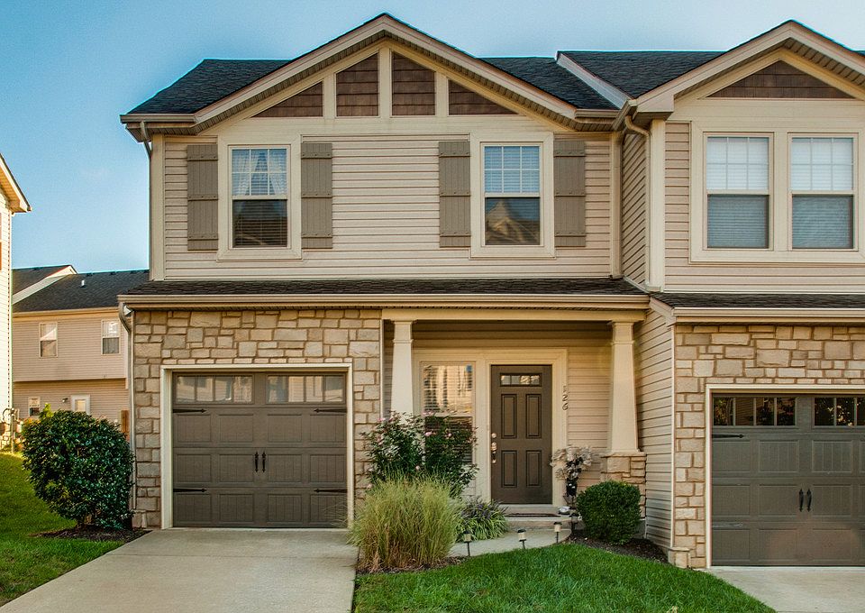 Lovely upscale unit, pretty 