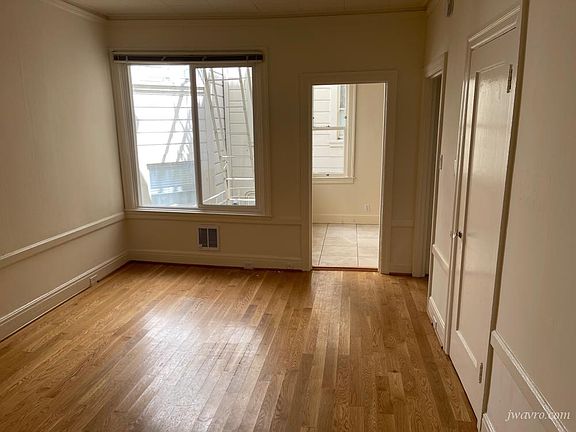 4th image of 460 S Van Ness Ave APT 6