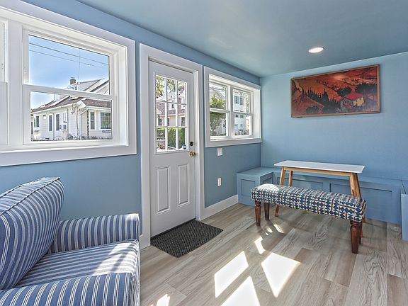 4th image of 33 Fairwood Ave