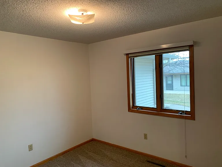 762 Hagman St — Photo 28