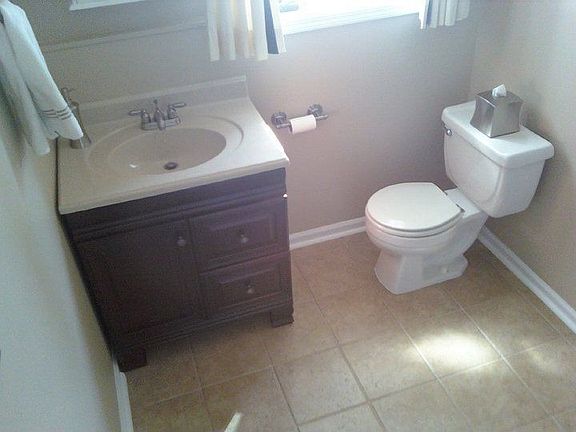 5th image of 27 Dogwood Dr
