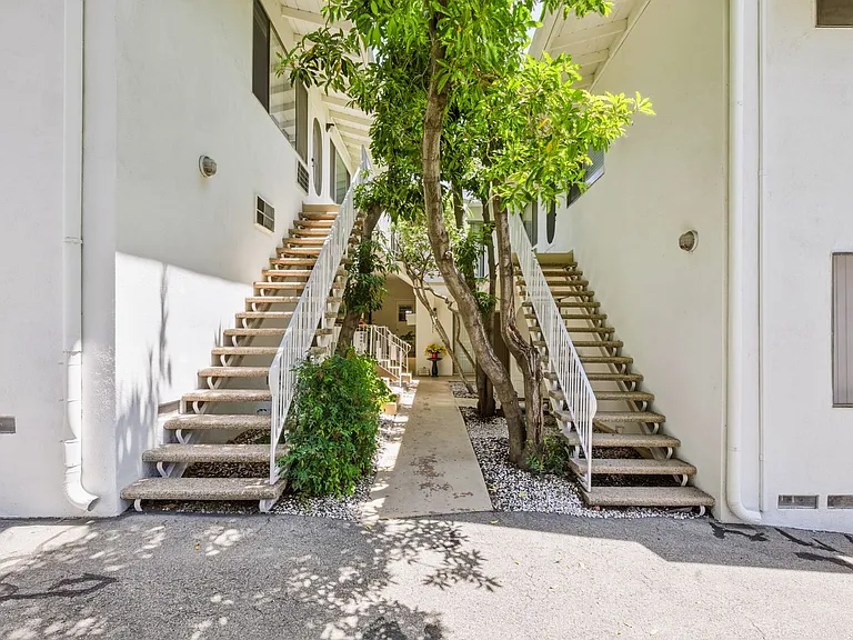 Montrose Residences — Photo 18