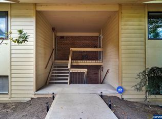 2457 Crestview Dr S, Salem, OR 97302