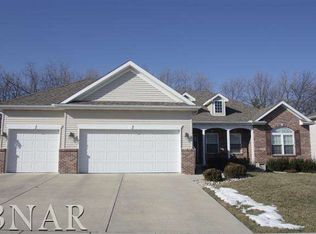 2107 Ridge Creek Dr, Bloomington, IL 61705