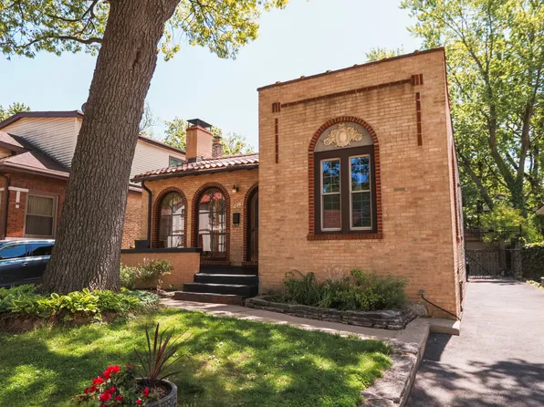 1729 W Beverly Glen Pkwy, Chicago, IL 60643