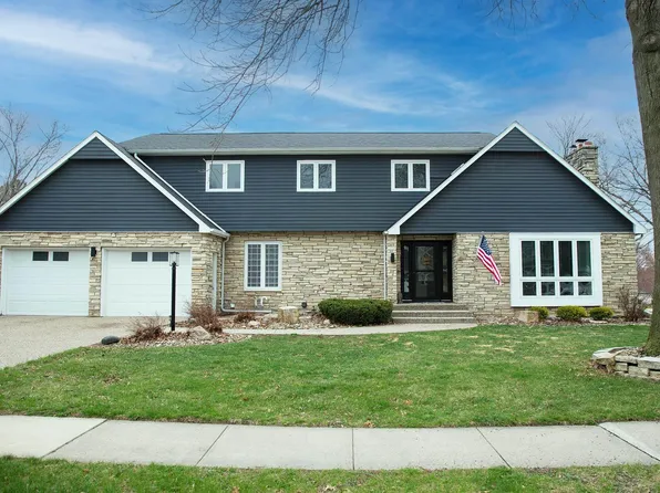 1306 Grandview Ave, Waverly, IA 50677