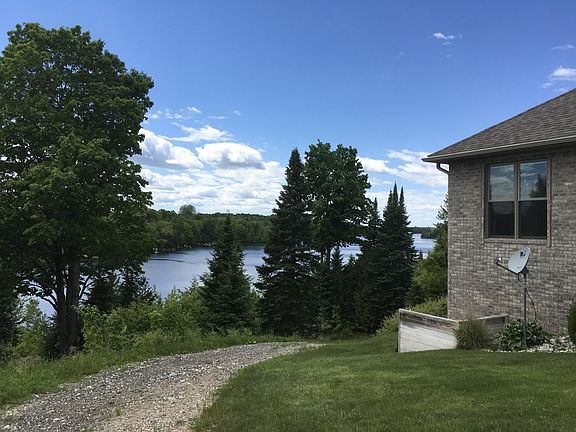 Driveway down to the river