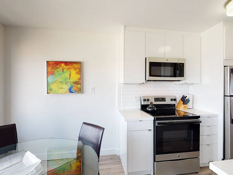 Clay Park Tower Apartments — Photo 10