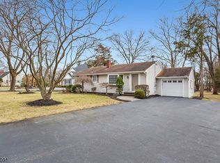 73 Mountain Ave, Pompton Plains, NJ 07444