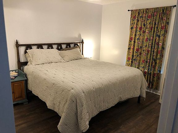 4th image of 325 Barrister Cir