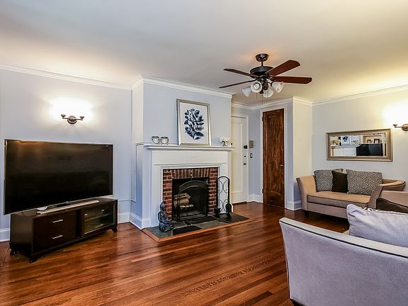 4th image of 20 N Broadway APT F325