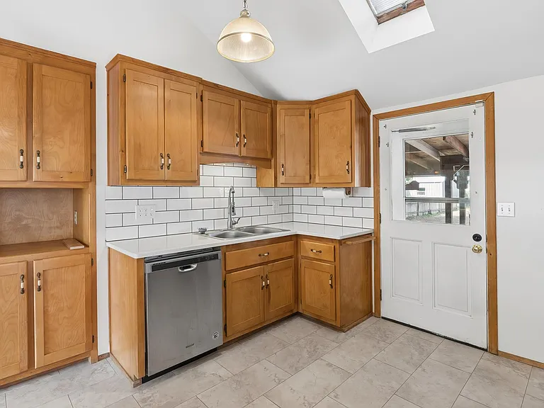 3512 S Division St — Photo 10
