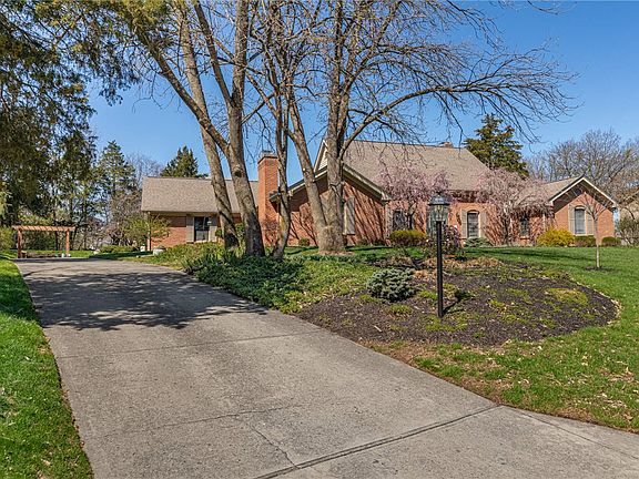 2nd image of 6623 Cedar Crest Trl