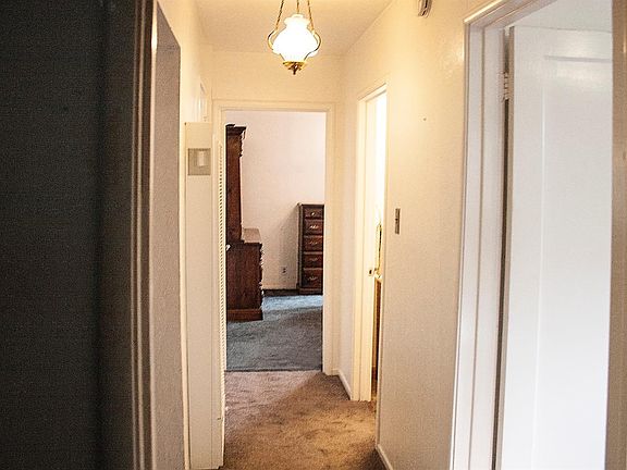 5th image of 23195 Fuller Ave