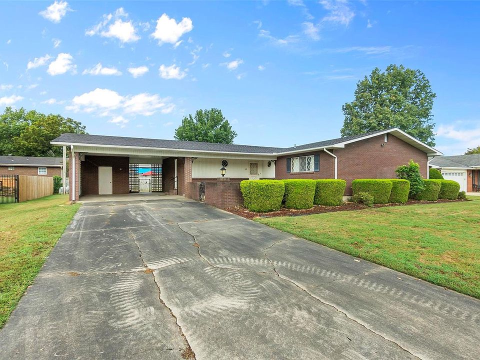 1st image of 112 Autumn Dr