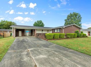 112 Autumn Dr, Sikeston, MO 63801