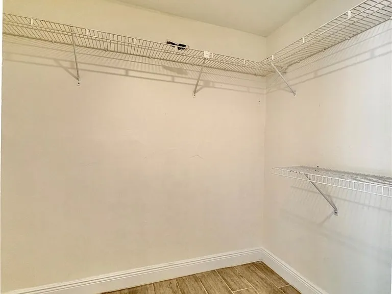 6220 Timberwood Cir #122 — Photo 33