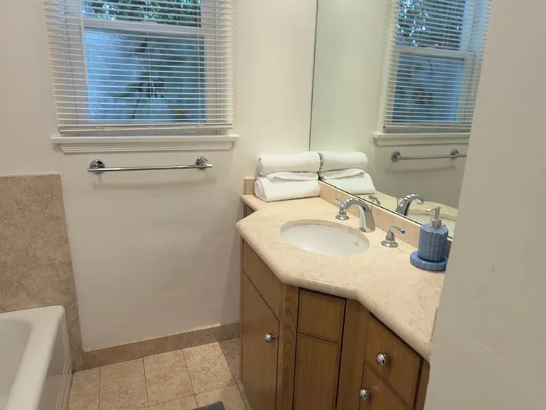 311 Irving Ave — Photo 13