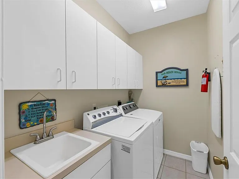 8272 Harborside Cir — Photo 9
