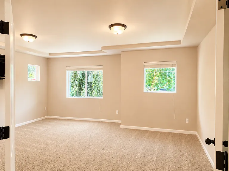 3918 Southlake Dr SE — Photo 14