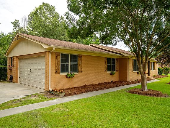 2nd image of 3052 Academy Dr