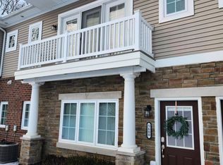 5600 Arbor Chase Dr, Ann Arbor, MI