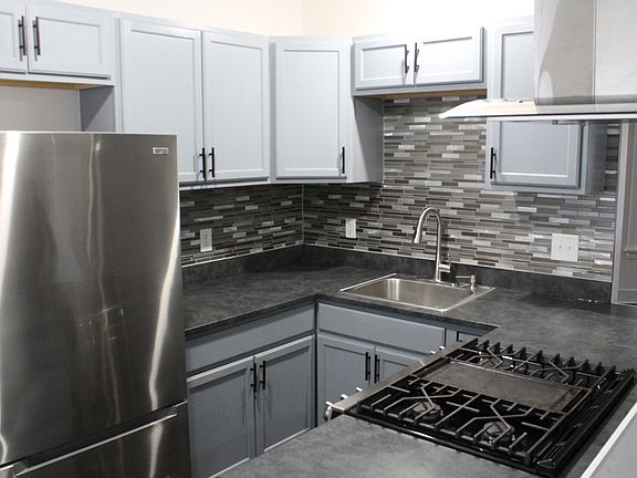4th image of 1512 N Rockton Ave