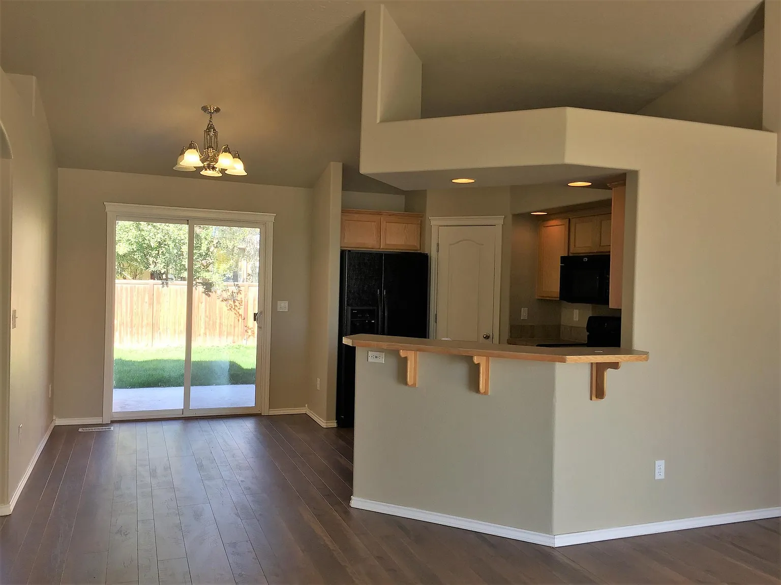4 bed, 1415 sqft, $2,200 — Photo 4