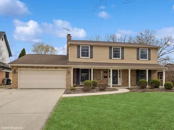 931 N Saratoga Dr, Palatine, IL 60074